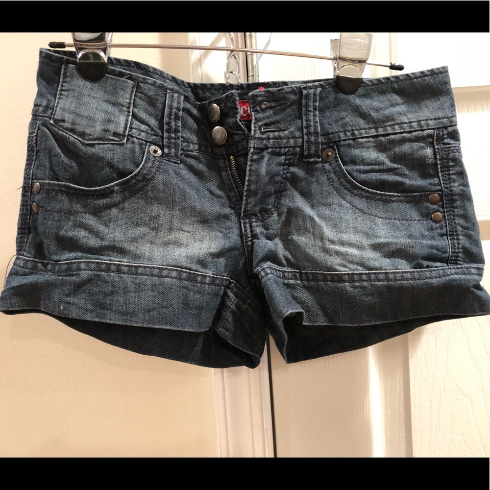 Freestyle mini jean shorts